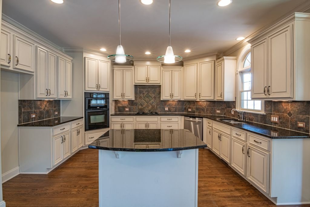 17 Kitchen Remodeling Ideas to Create a Stylish and Functional Space 17 Kitchen Remodeling Ideas to Create a Stylish and Functional Space