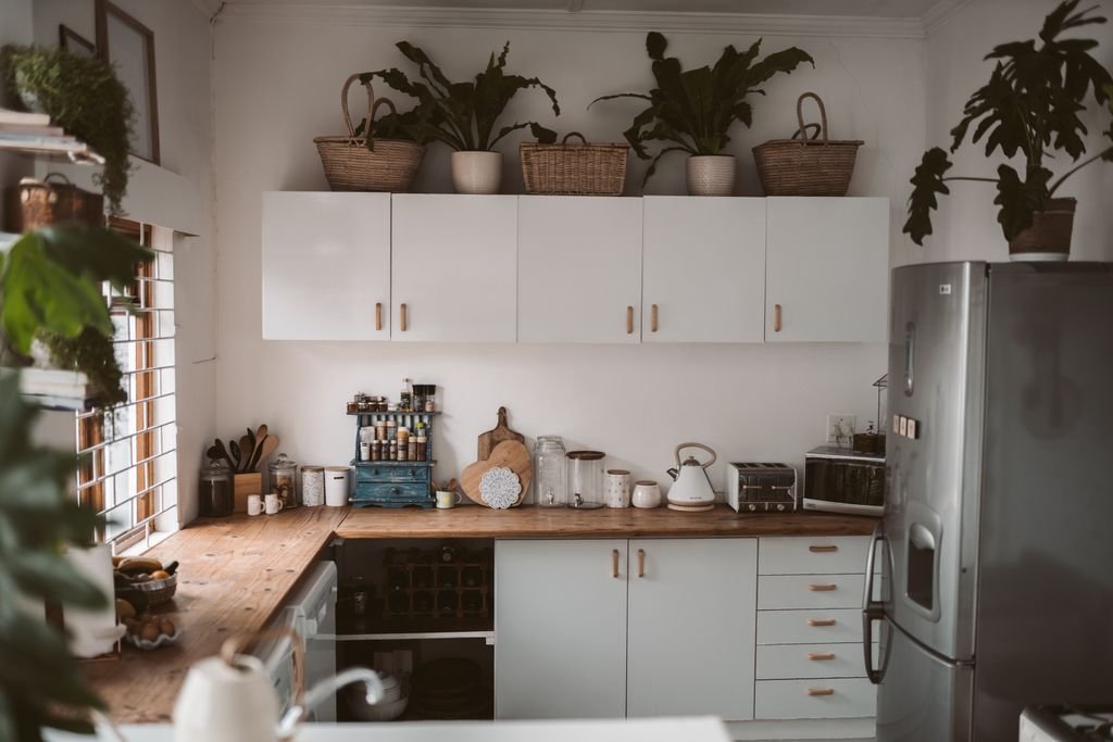 How to Paint Kitchen Cabinets